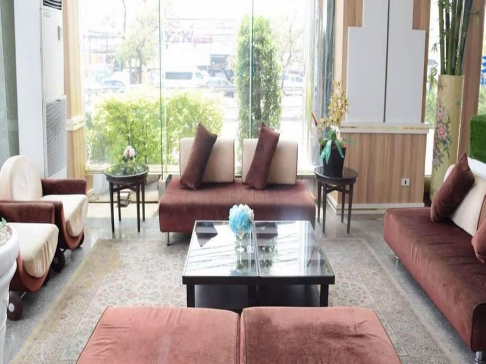 Bay Hotel Srinakarin 40/55
