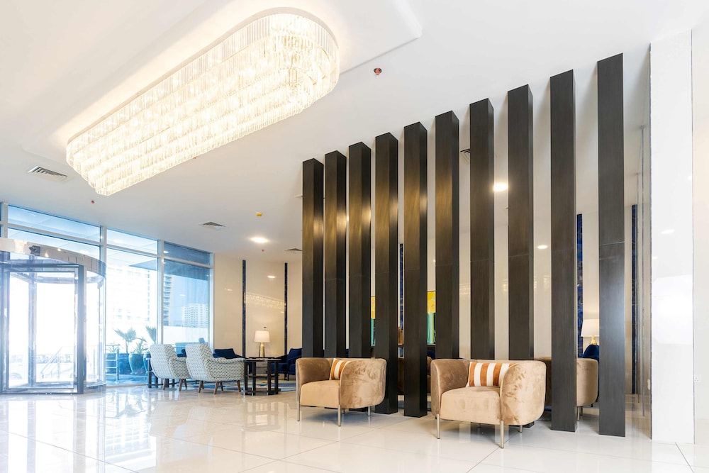 S Plaza Suites Hotel 46/70