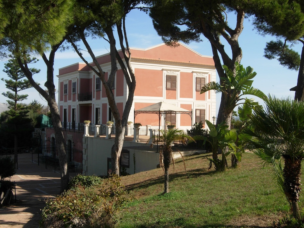 Villa Giuliana 4/50