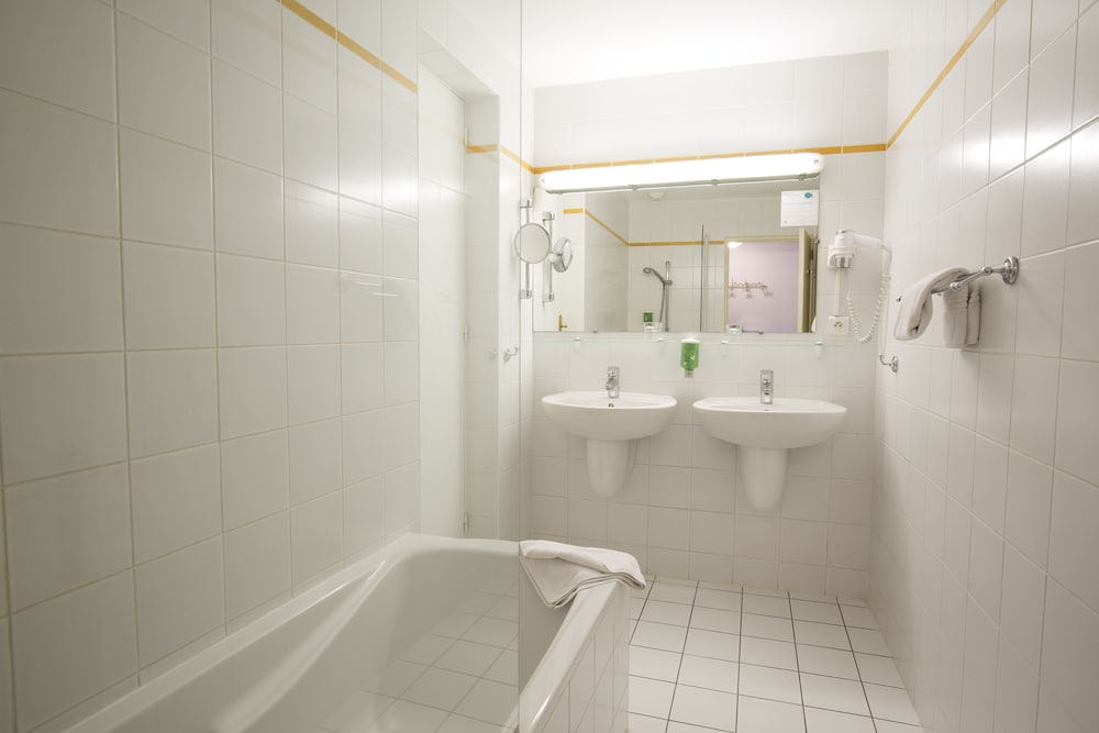 Hotel Raymond 4 Toulouse 26/42