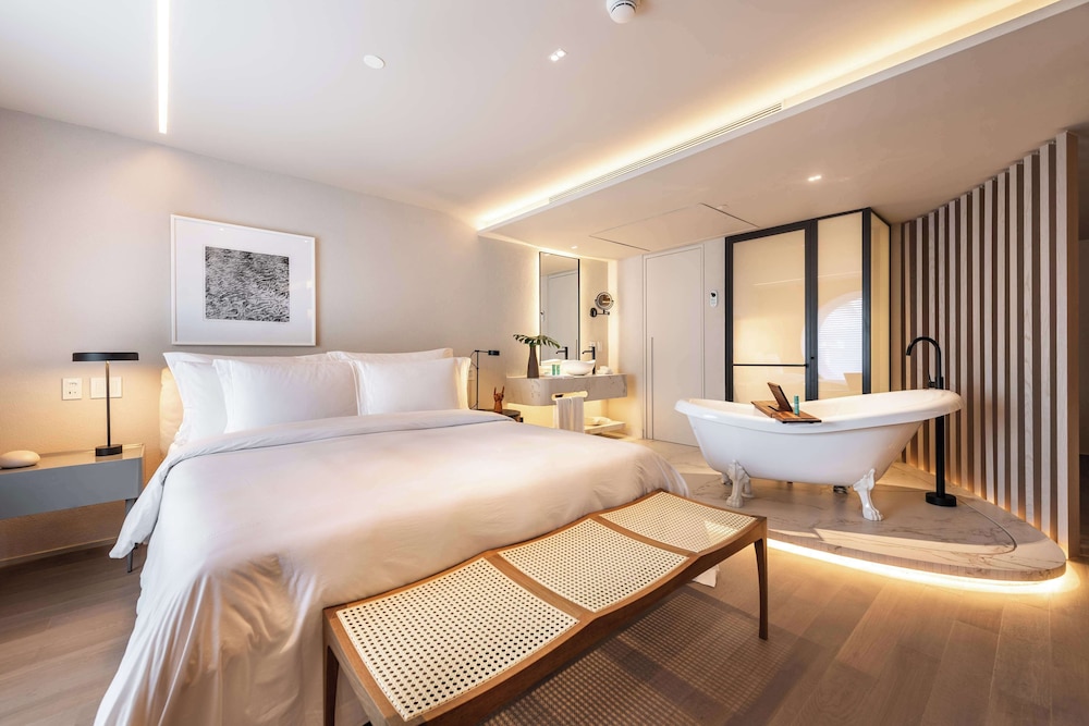 BROADWAY, SUITE