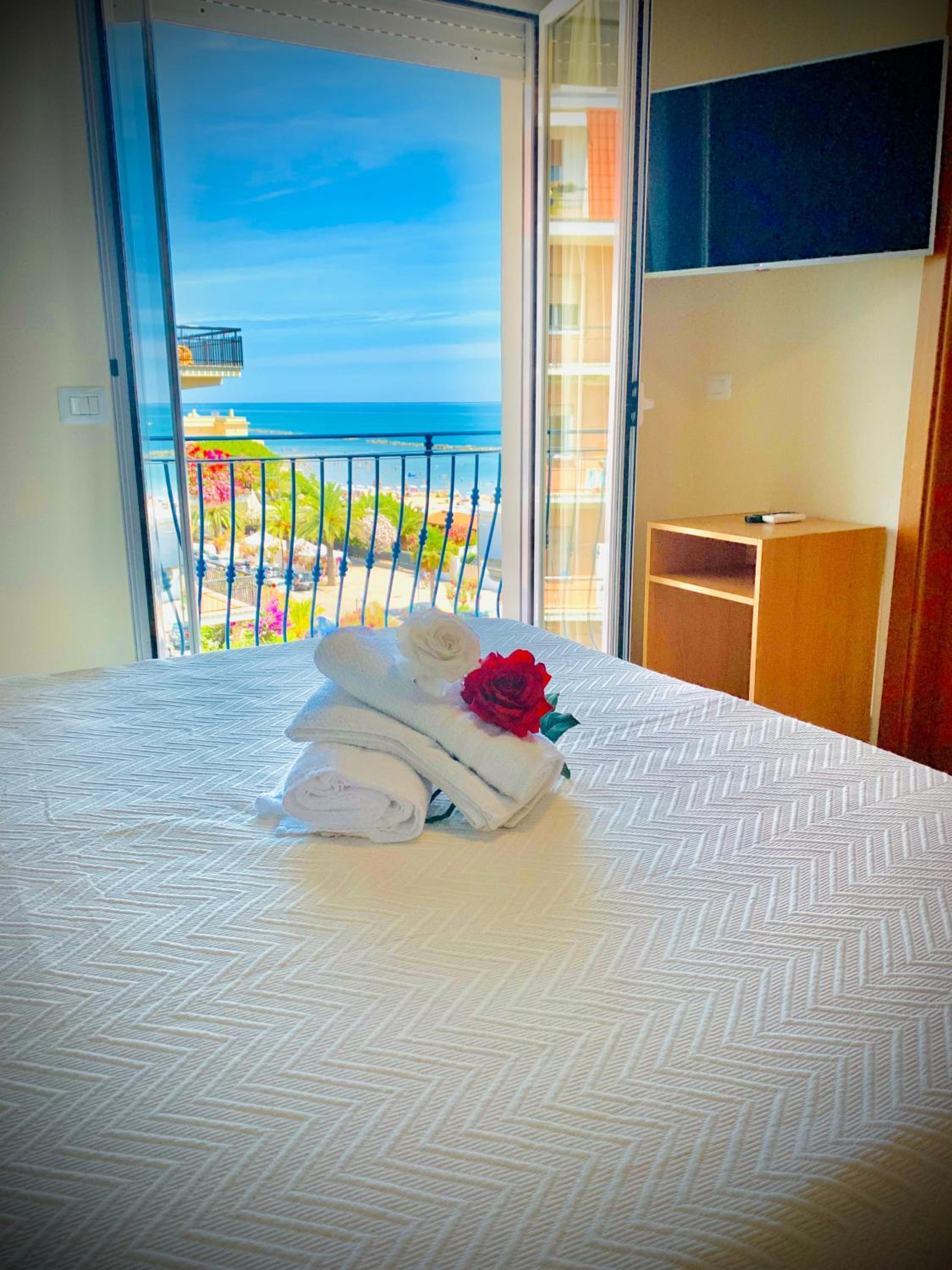 Hotel Ambassador 14/50