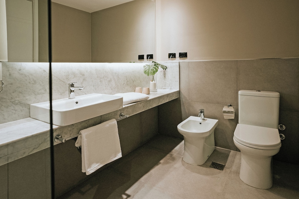 Howard Johnson by Wyndham Resistencia La Ribera 45/48