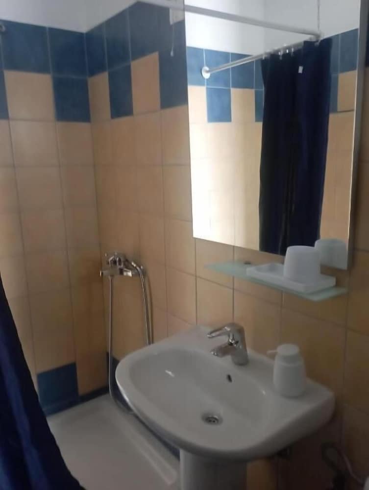 Studio, Double Bed, Pool Side, Balcony، Toni Apos S Guesthouse 4/6