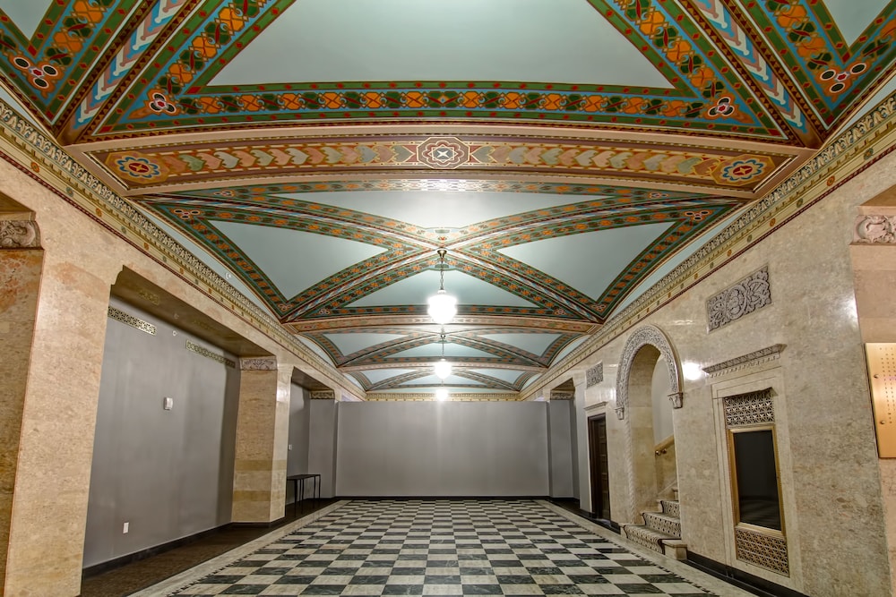 Hampton Inn Suites Cincinnati Downtown 34/72