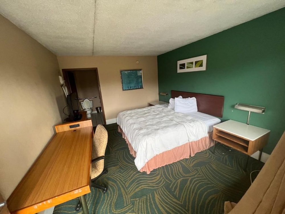 Hilltop Inn 14/38