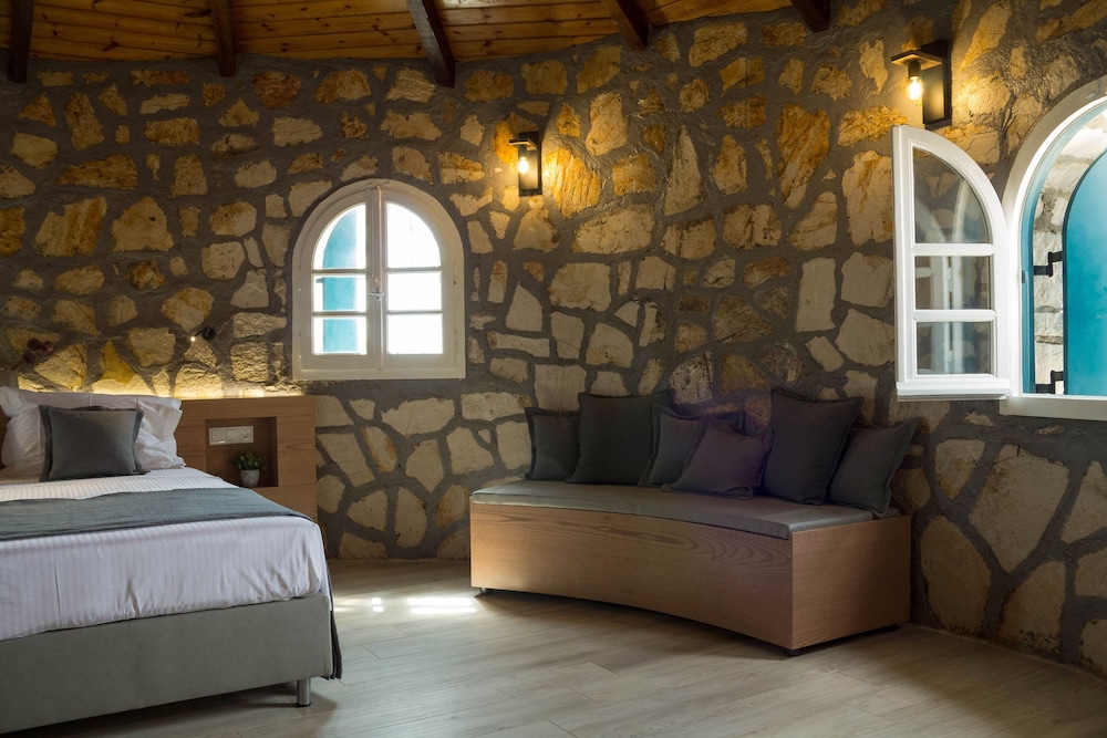 Kyma Suites 11/42