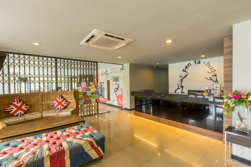 Pentahug Hotel 7/41