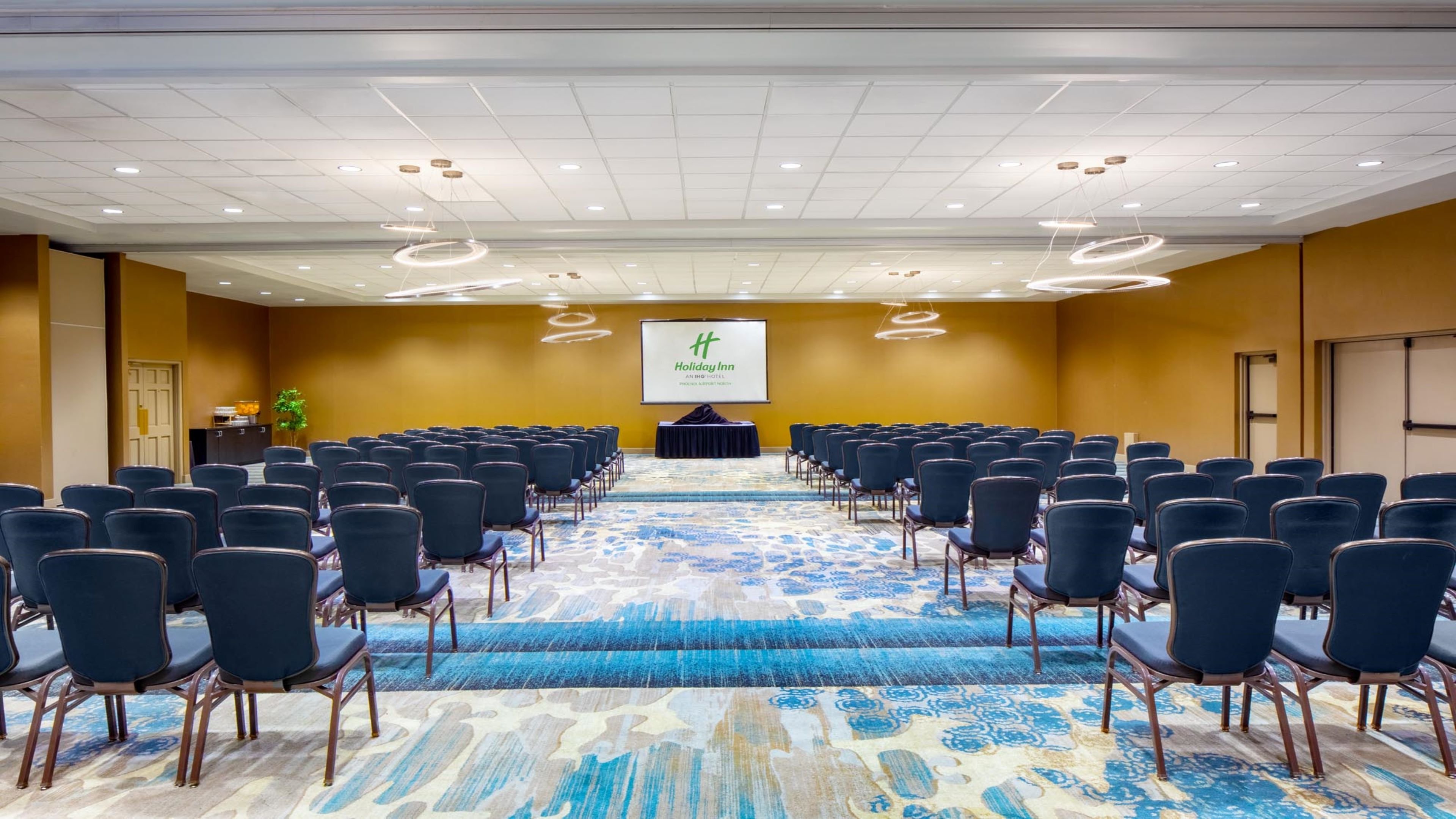 Holiday Inn Hotel And Suites Phoenix Airport North 66/86