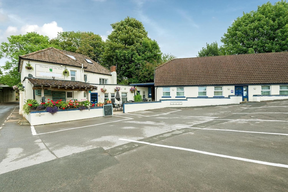 The Inn with the Well 30/36