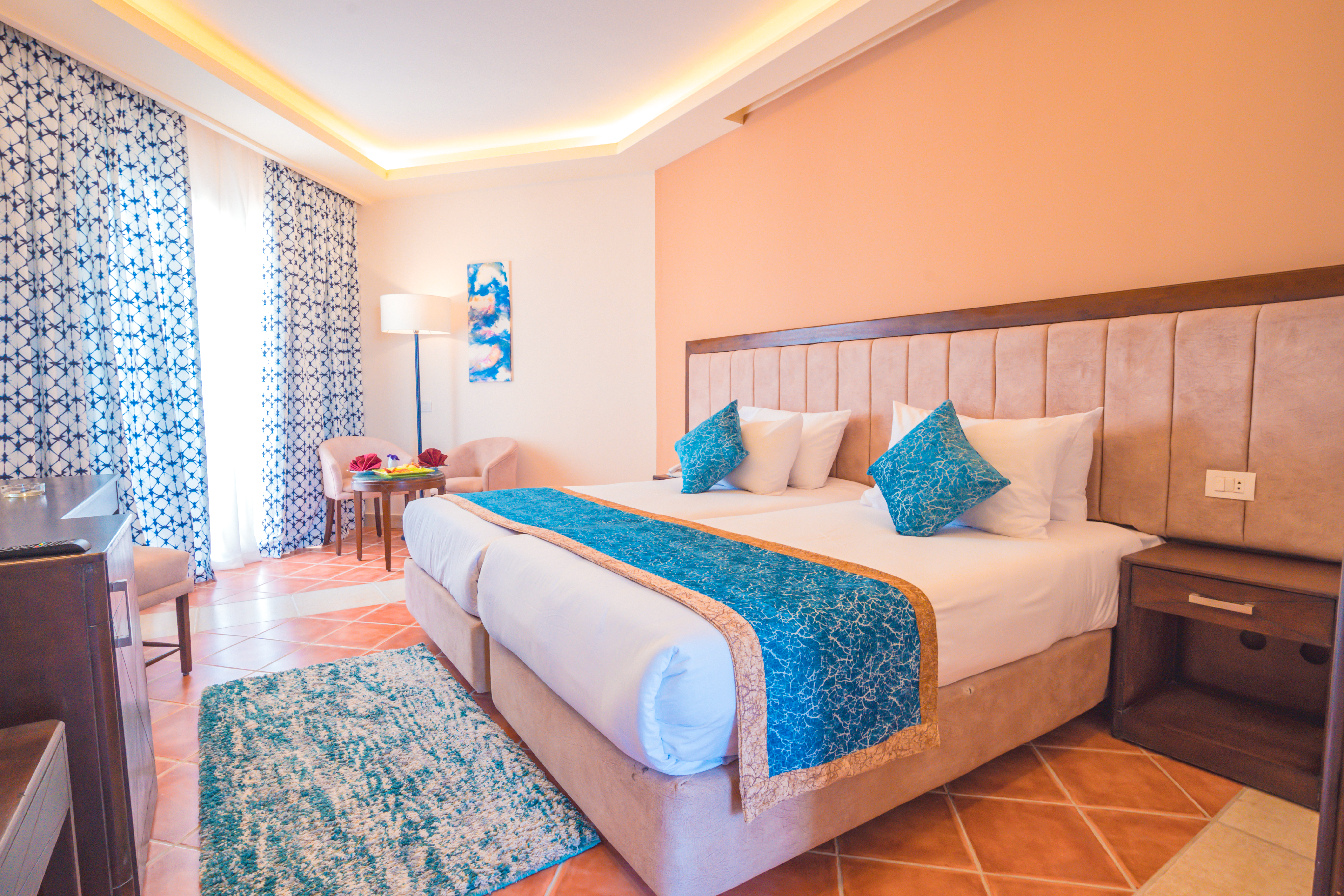 غرفة بسرير مزدوج بإطلالة على الحديقة، Ivy Cyrene Island Aqua Park Resort 2/5