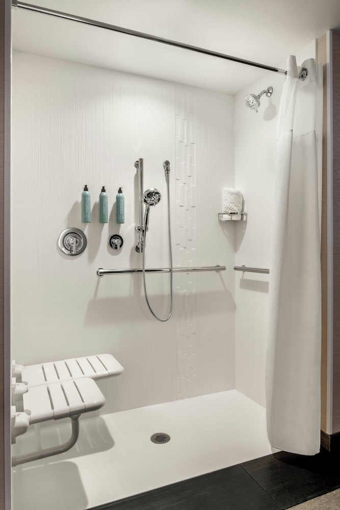 Courtyard by Marriott Milwaukee Brookfield at Poplar Creek 25/25