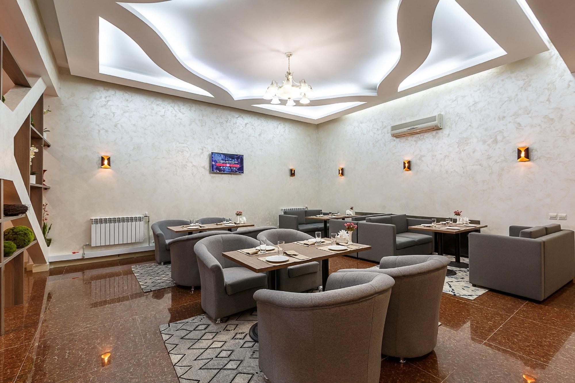 Renion Hotel Almaty 56/80