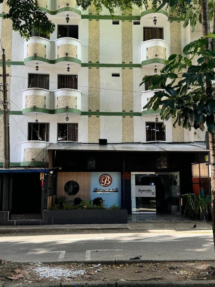 Ayenda 1228 Balcones de la 70 7/64