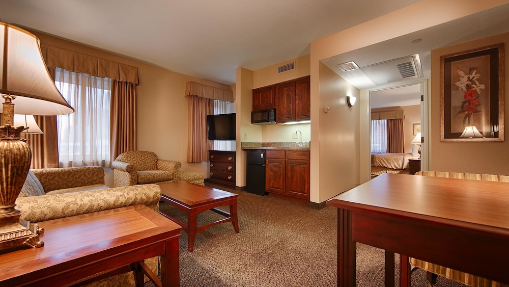 Best Western Plus the Normandy Inn Suites 20/31