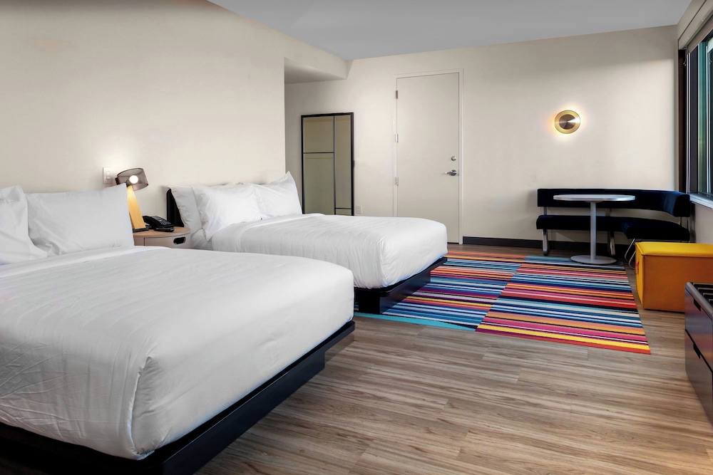 ROOM, 2 QUEEN BEDS, ACCESSIBLE