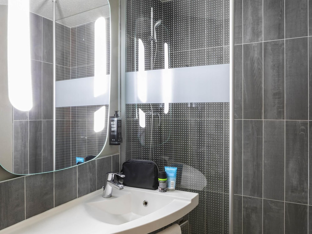 Ibis Porte De Bercy 68/69