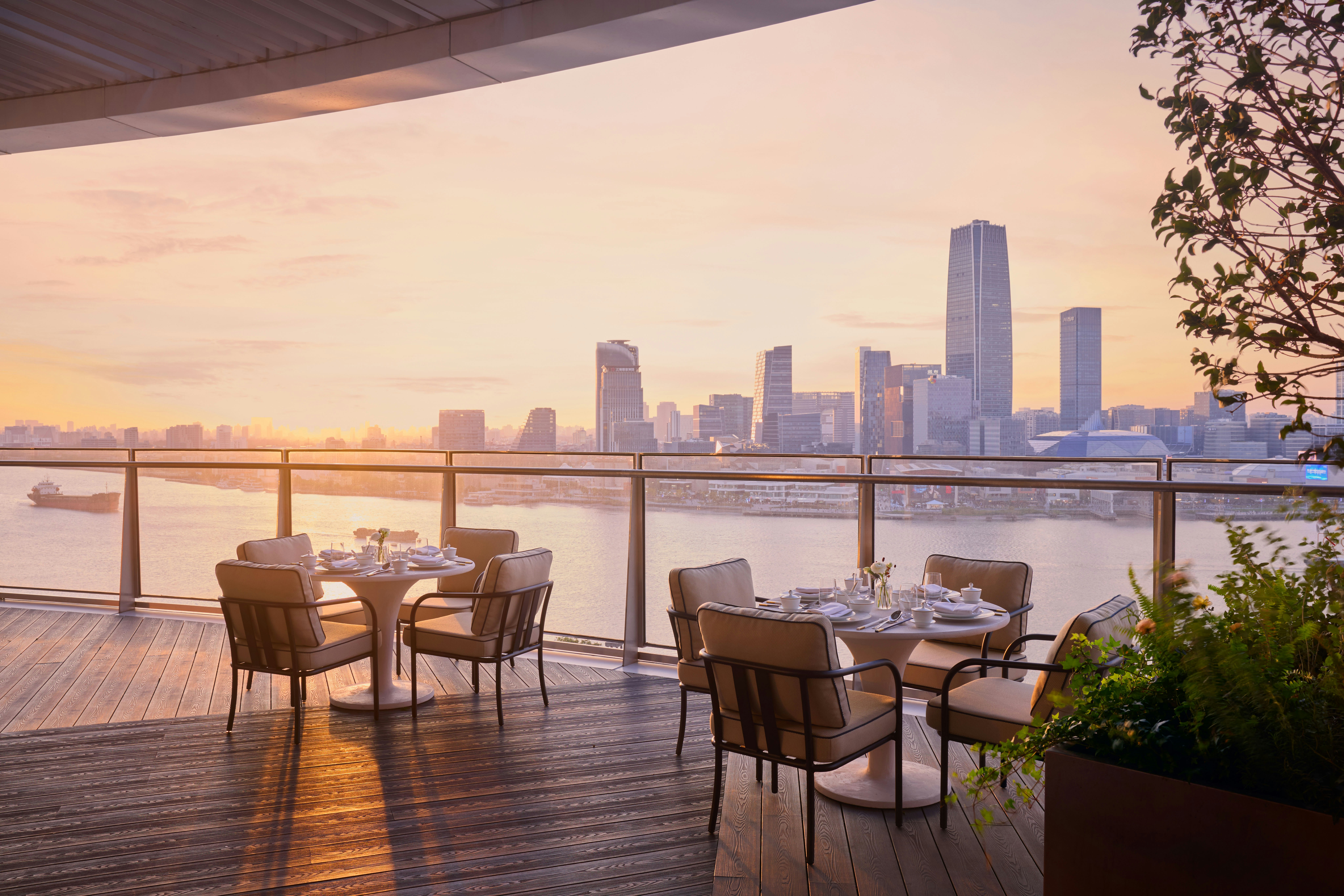Waldorf Astoria Shanghai Qiantan 43/46