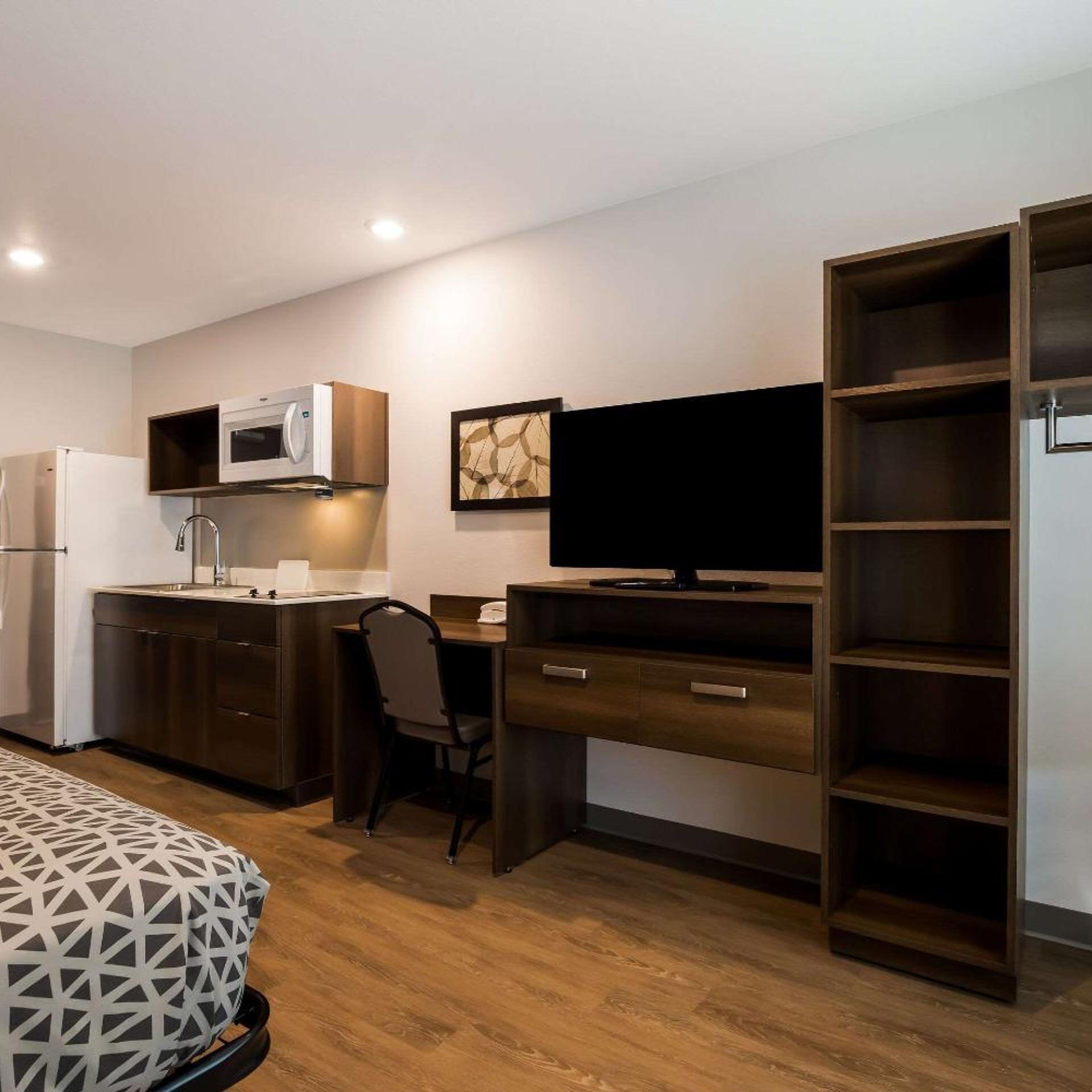 WoodSpring Suites Moreno Valley 16/26