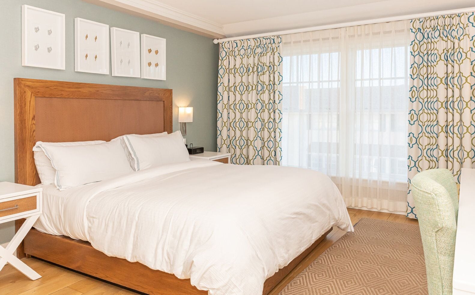 Standard, King Bed, Town View, City View