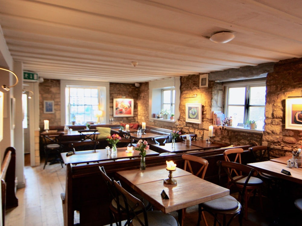 The Mousetrap Inn 60/70