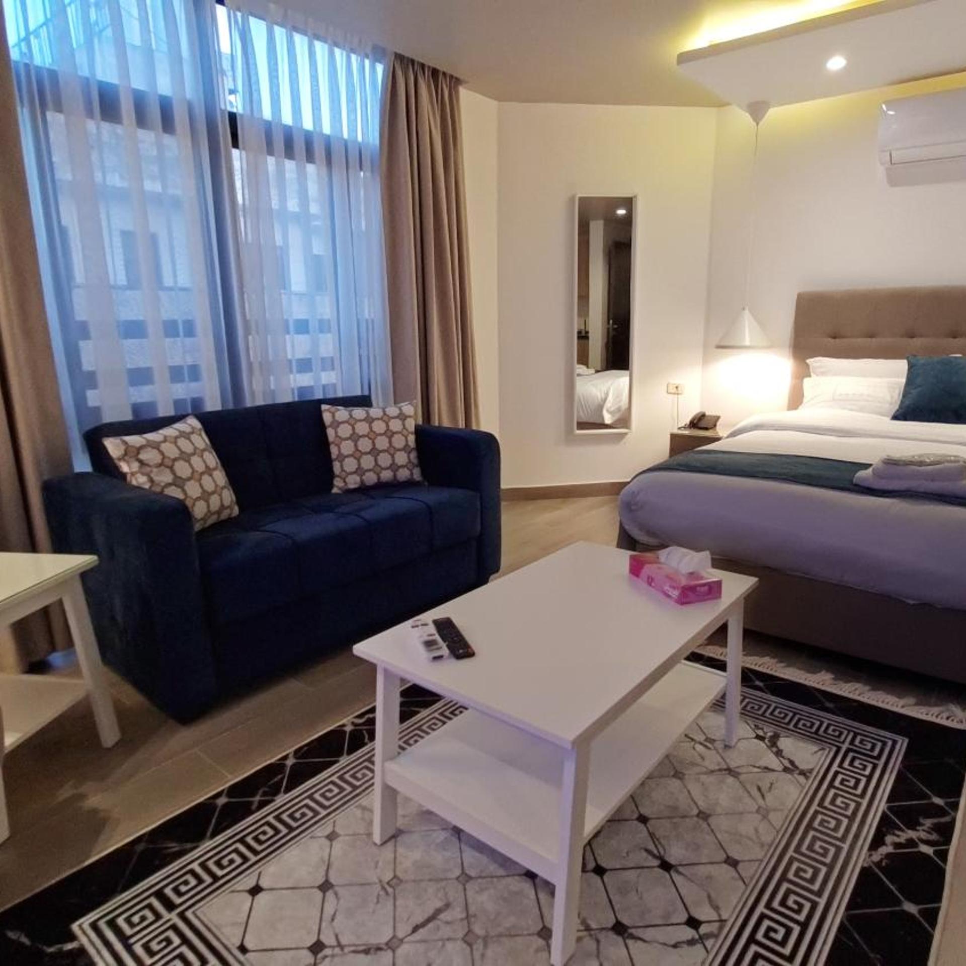 Red Carpet Suites 49/65