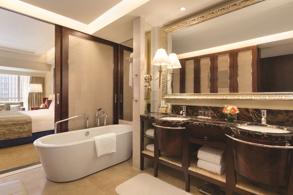 Shangri-La Qingdao 49/50