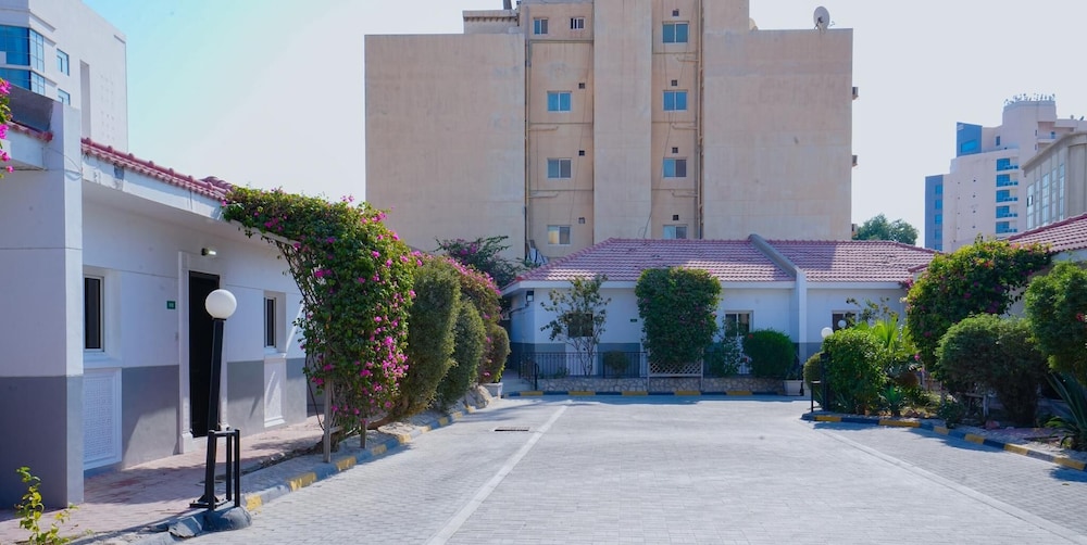 Tropicana Hotel Bahrain 40/50