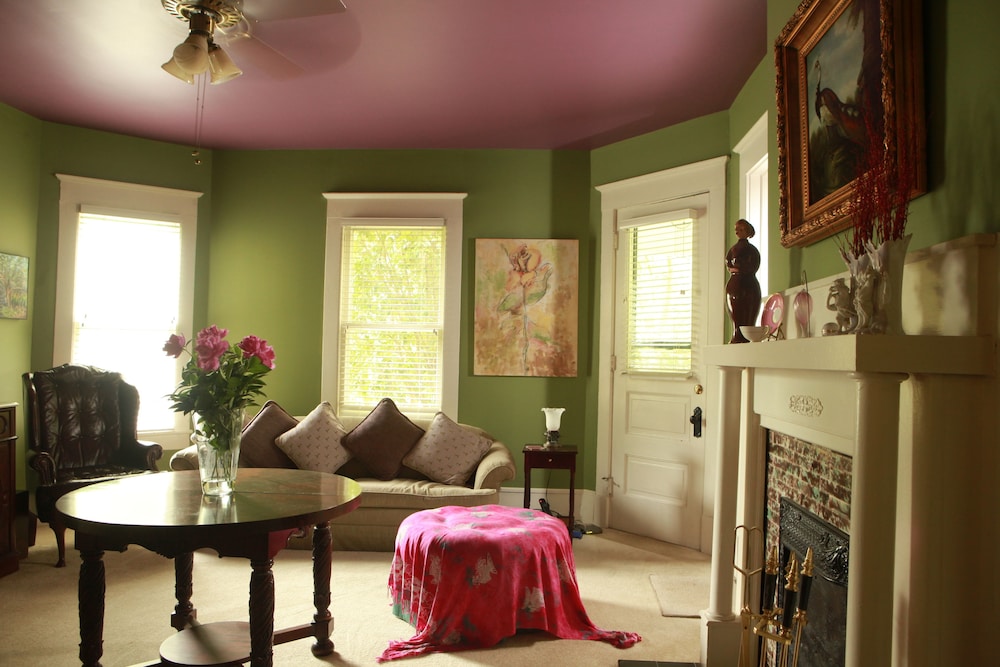 The Dailey Renewal Retreat Bed Breakfast 42/47
