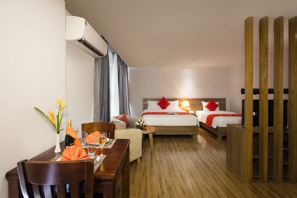 Maple Leaf Hotel & Apartment 35/75