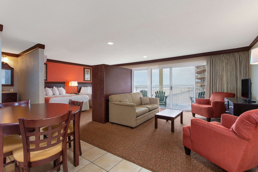 Days Inn by Wyndham Ocean City Oceanfront 36/64