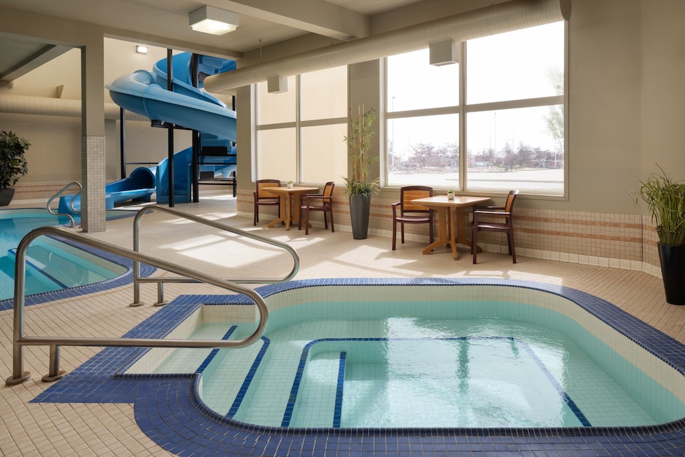 Pomeroy Hotel And Conference Centre Fort St John 22/54
