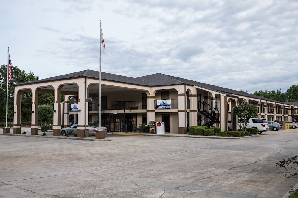 Mockingbird Inn Suites 3/49