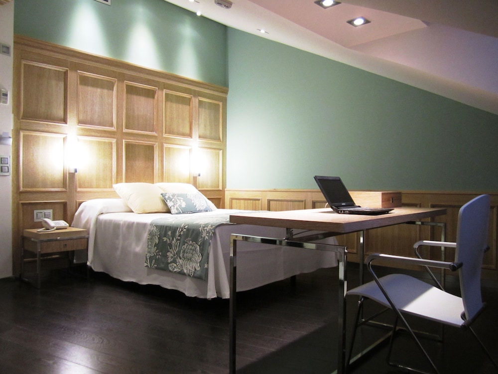 Hotel Via Gotica 19/44