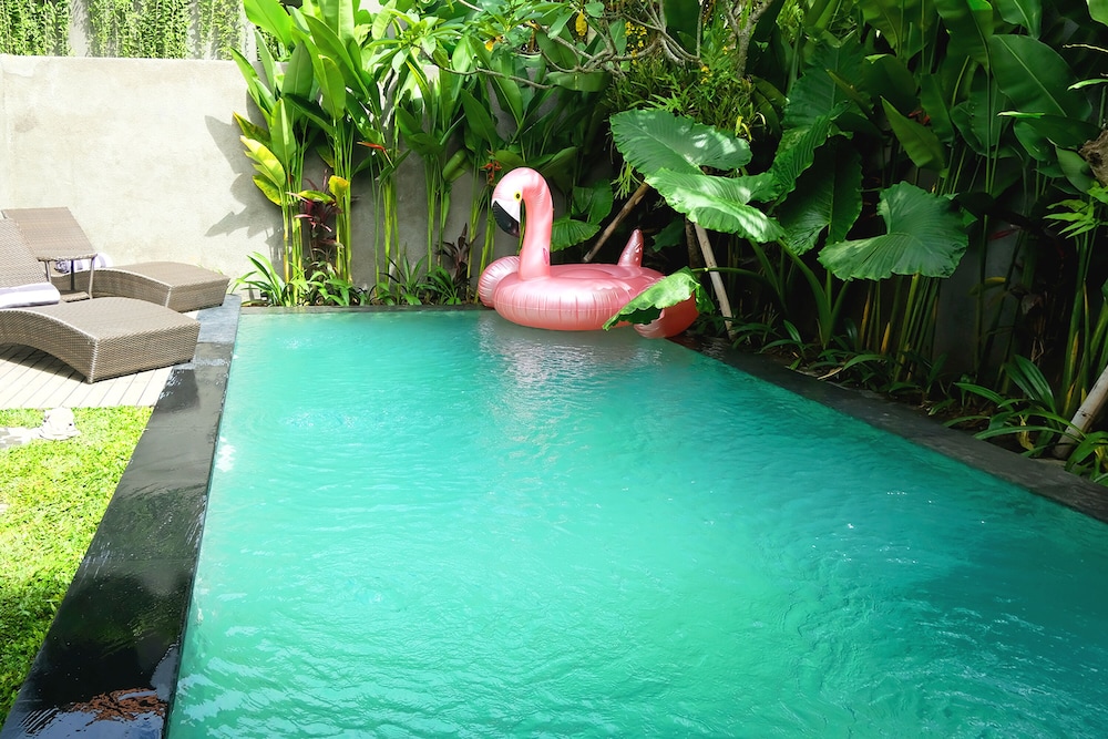 JAPA Suites and Villas 76/91