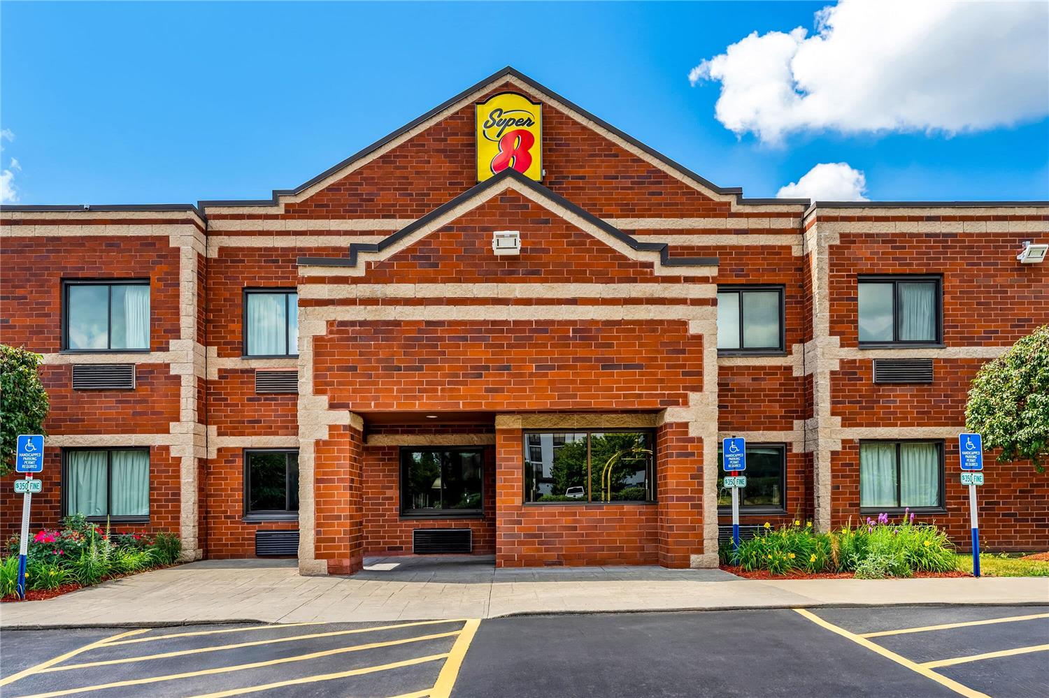 Super 8 by Wyndham Elgin 35/38