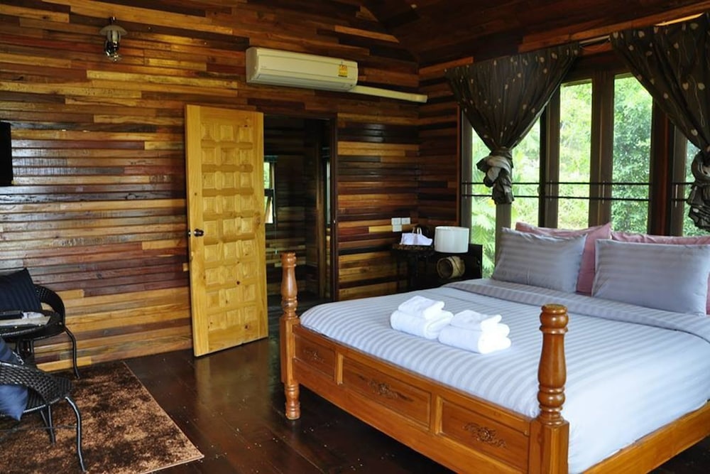 Mai Ngern Mai Thong Resort 13/37