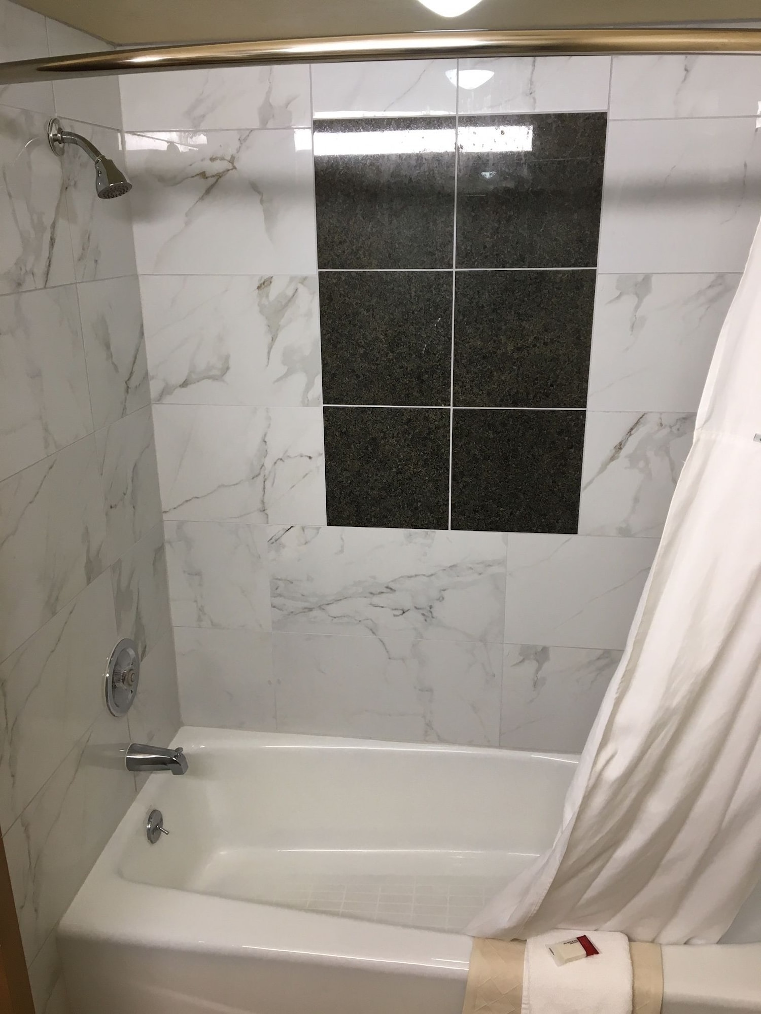 Upgrade, Deluxe, King Bed، Days Inn by Wyndham Bend 6/6