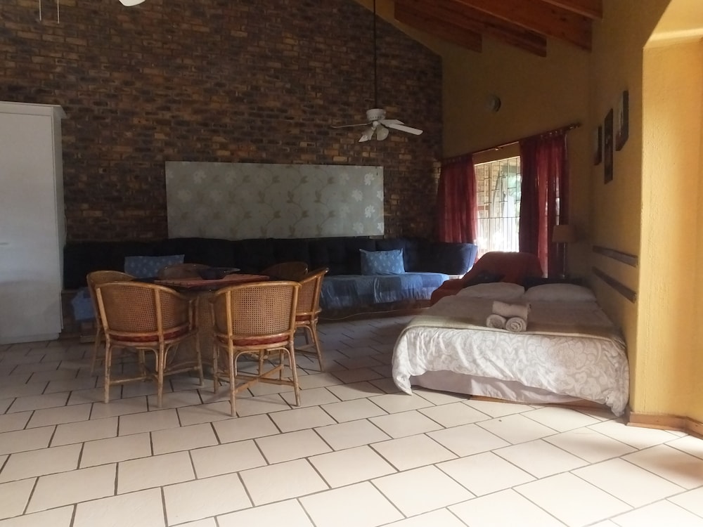 Tatenda Guesthouse 18/38