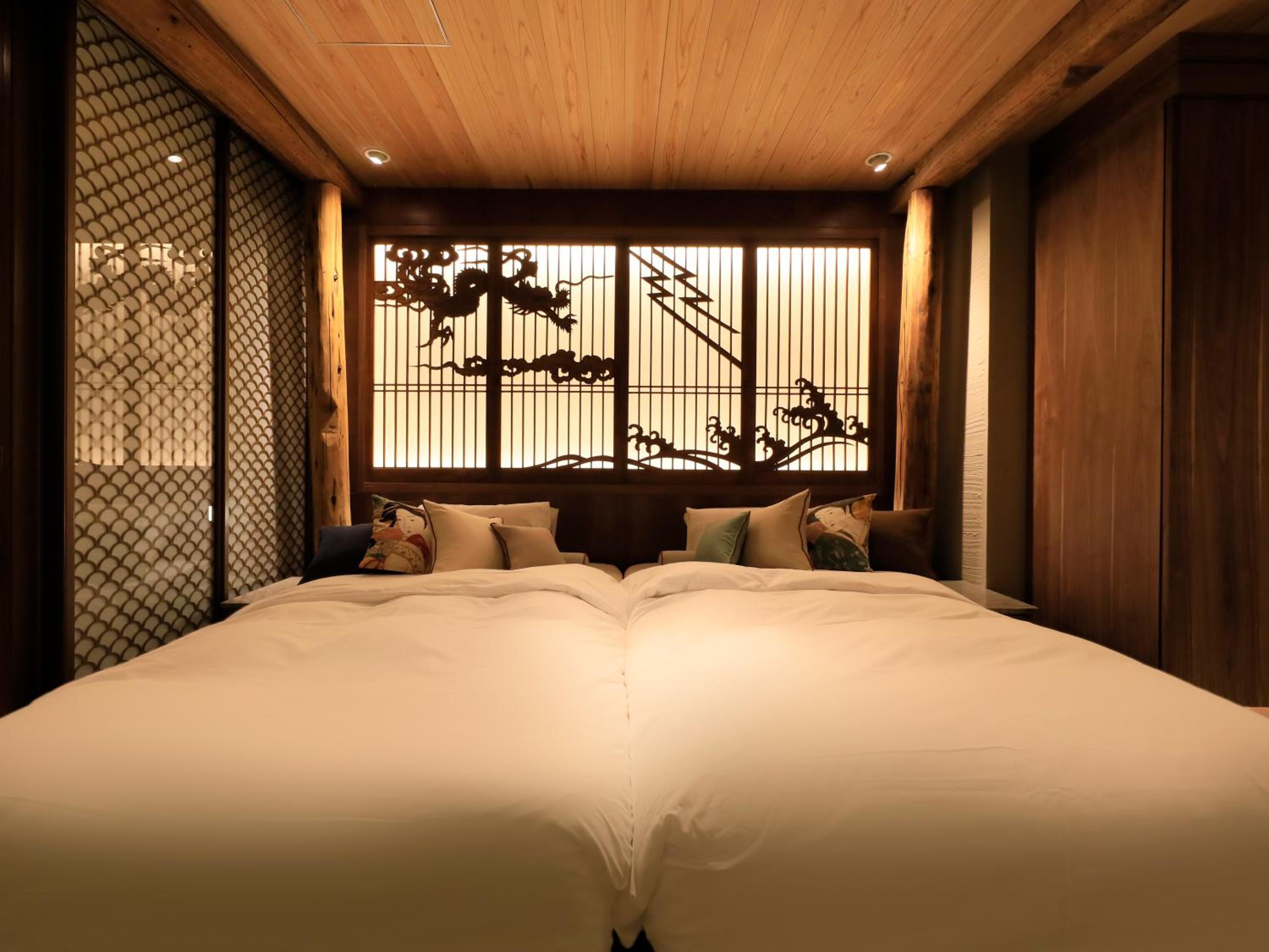 Superior, Twin Beds