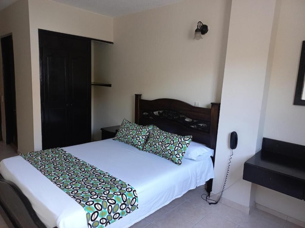Hotel Los Tunjos 32/56