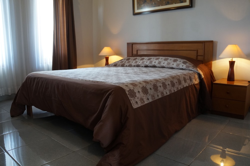 Hotel Kirana 18/54