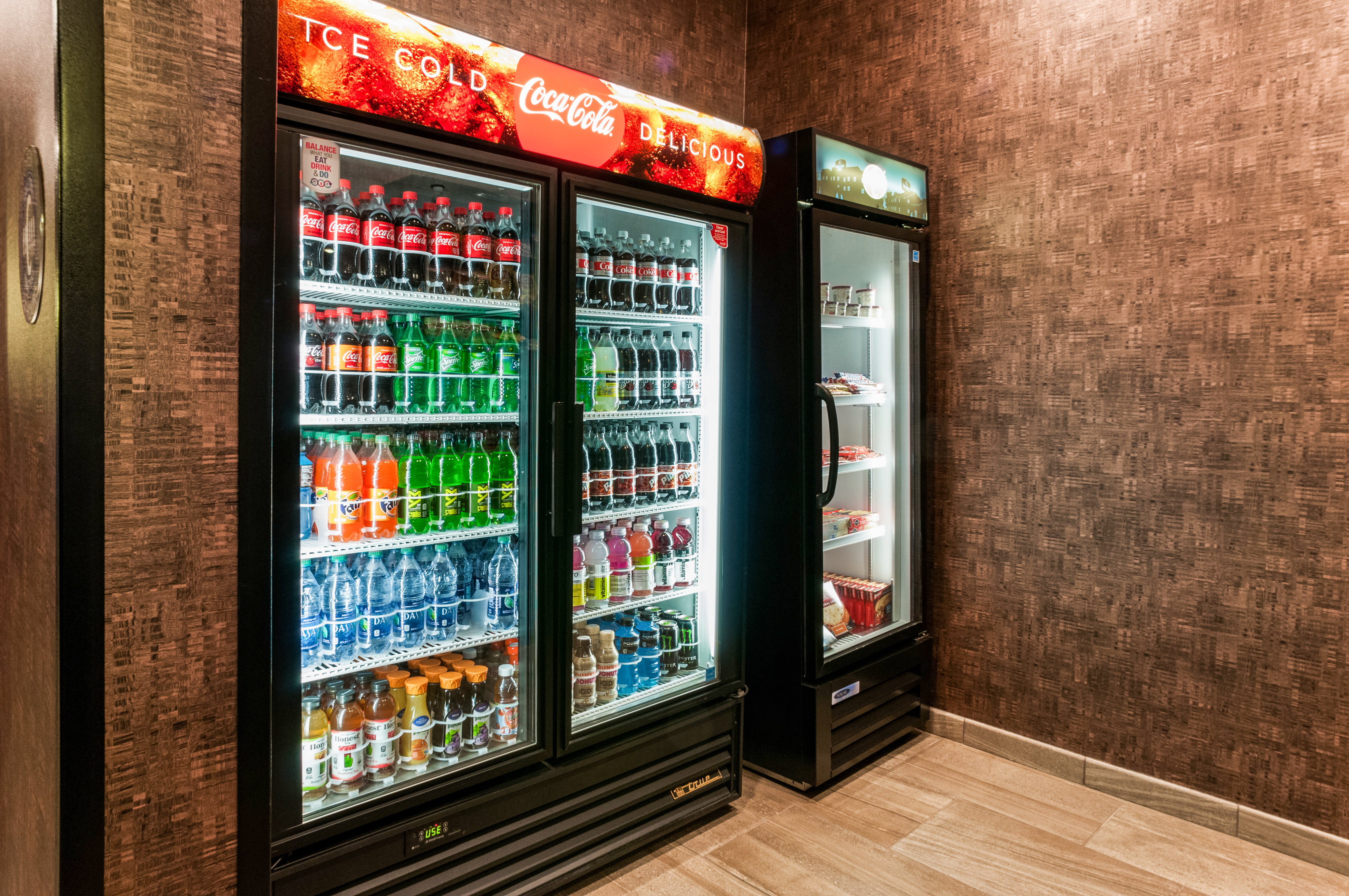 Cobblestone Hotel & Suites - Appleton International Airport 28/62