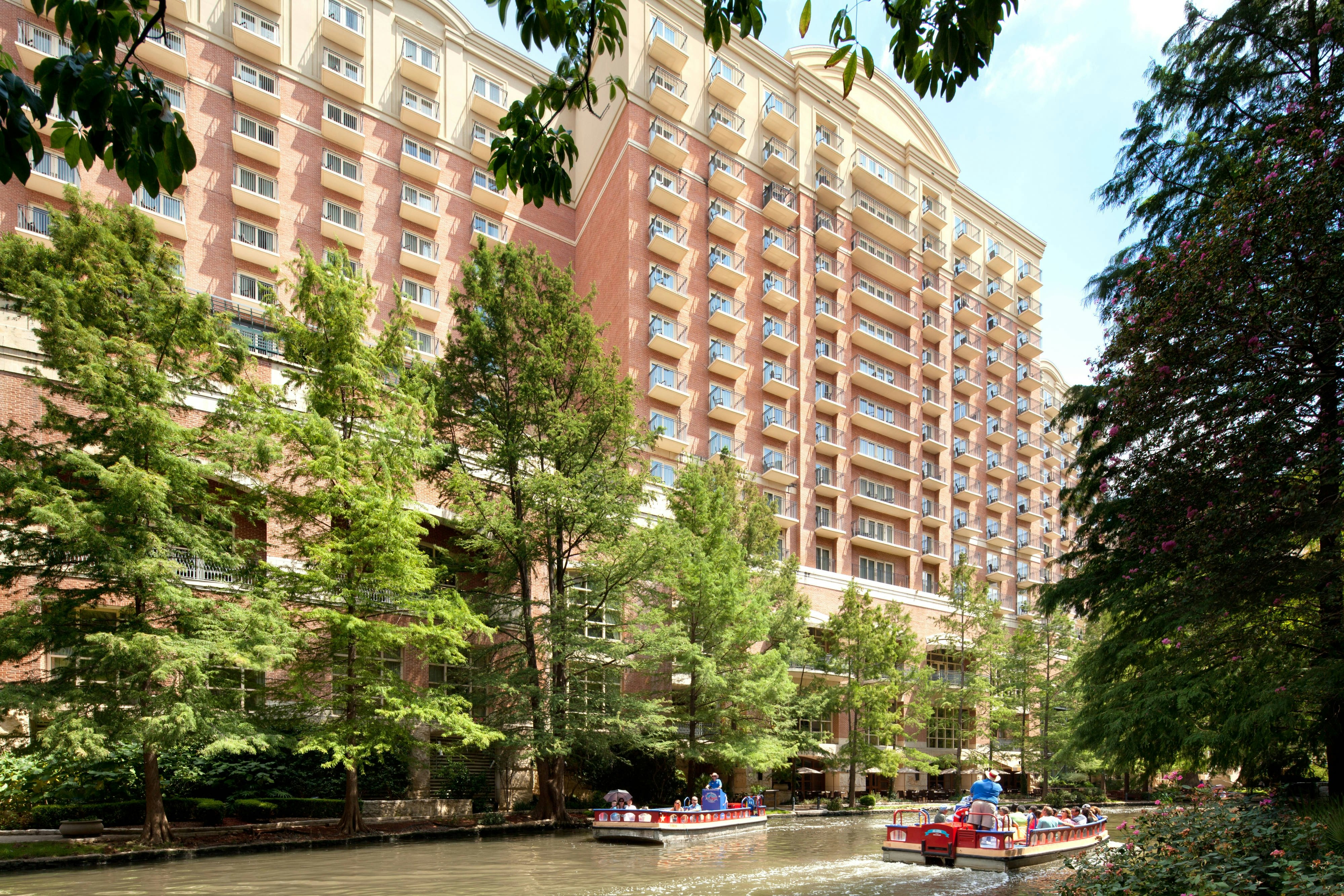 Westin Riverwalk Hotel 61/67