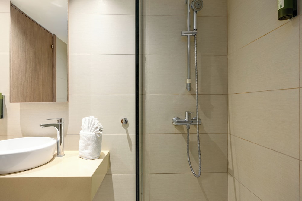 Melpo Antia Hotel & Suites 66/69