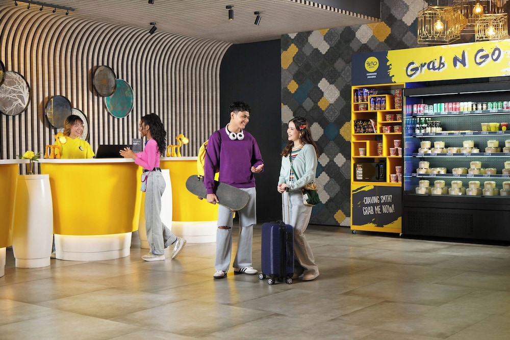 Yello Hotel Harmoni Jakarta 8/64