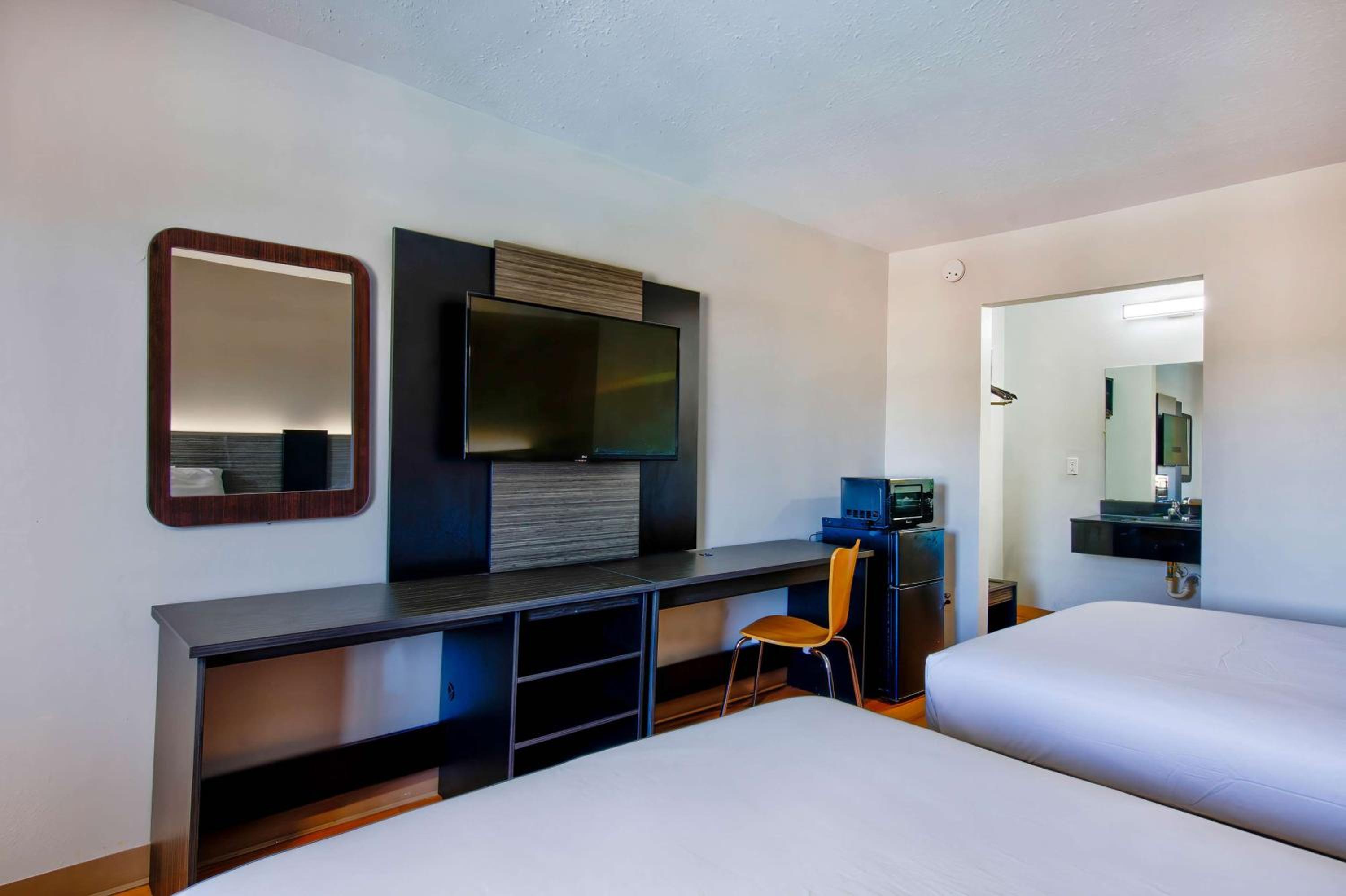 غرفة بسرير مزدوج للمدخنين، Motel6 Gainesville, GA 4/5