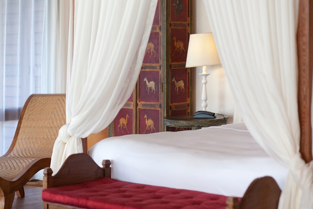 Zorah Beach Hotel 12/50