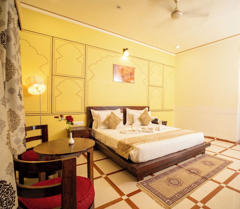 Hotel Laxmi Niwas 22/62