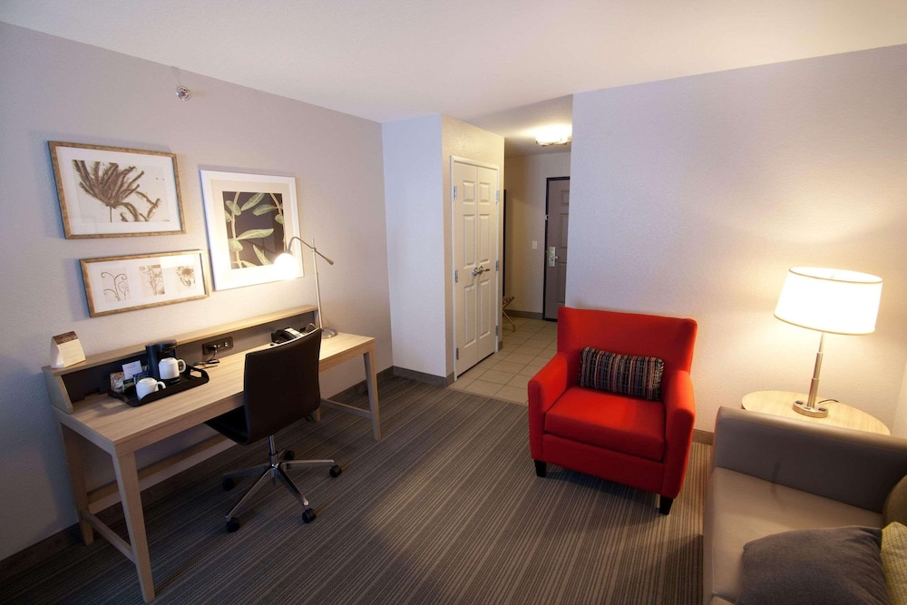 Country Inn & Suites By Radisson, Decorah, IA 35/42